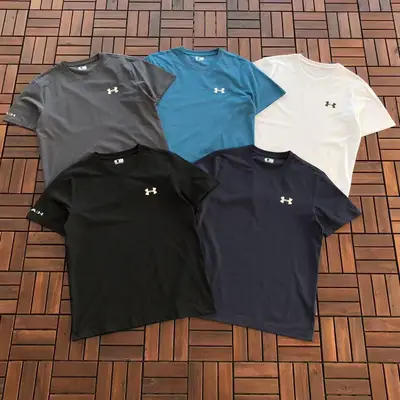 UNDER ARMOUR T-Shirt