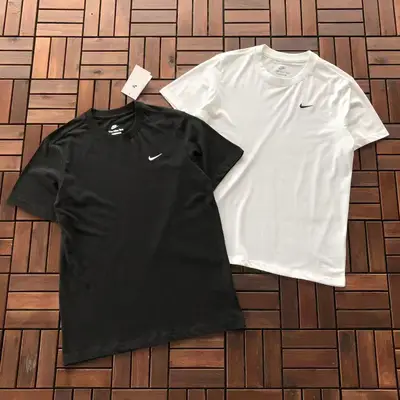 NIKE T-Shirt