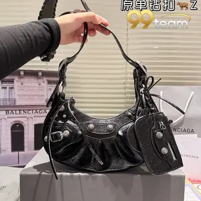 BALENCIAGA | Item ID: 21898