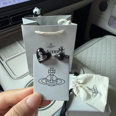 VIVIENNE WESTWOOD Schmuck