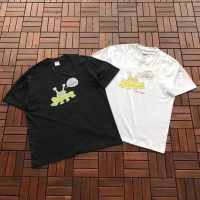SUPREME T-Shirt