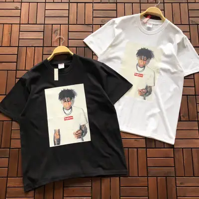 SUPREME T-Shirt