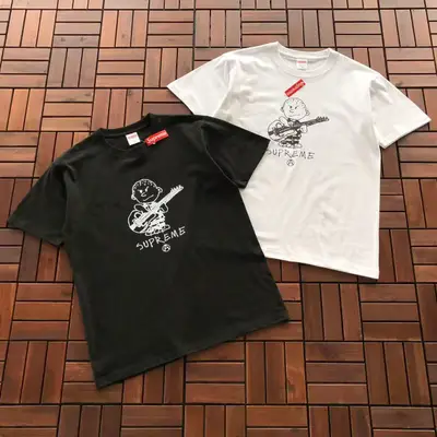 SUPREME T-Shirt