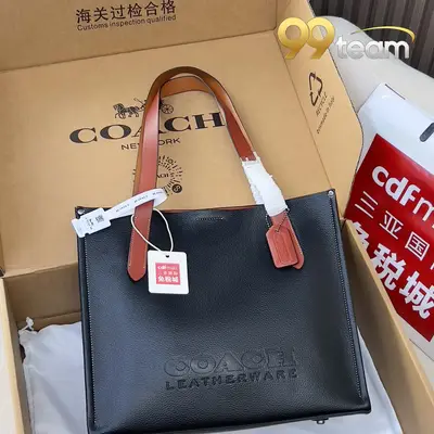 COACH | Item ID: 04714