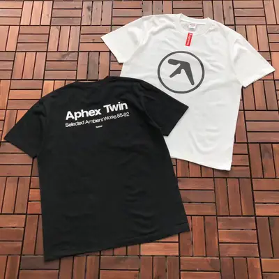 SUPREME T-Shirt