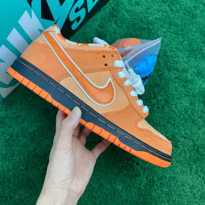 NIKE