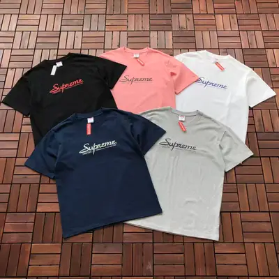 SUPREME T-Shirt