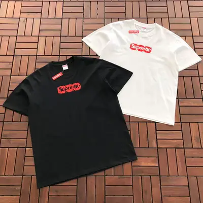 SUPREME T-Shirt