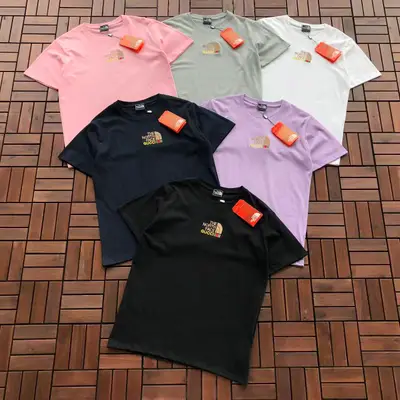 THE NORTH FACE T-Shirt