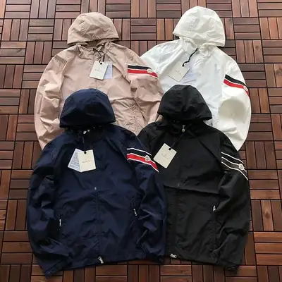 MONCLER Jacke