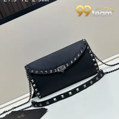 VALENTINO | Item ID: 18902