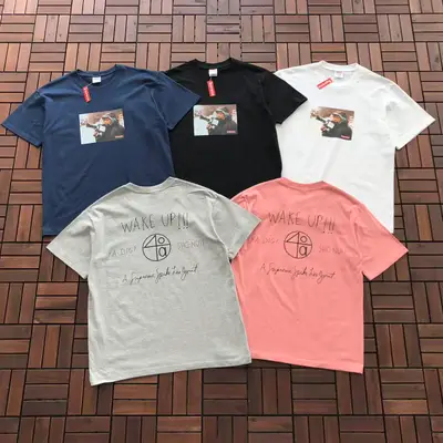 SUPREME T-Shirt
