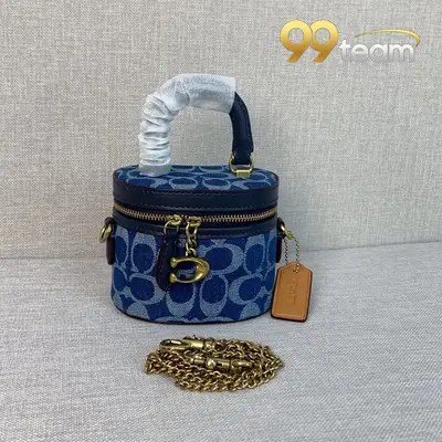 COACH | Item ID: 04942