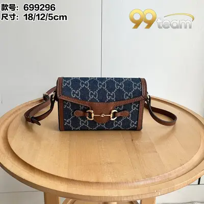 GUCCI | Item ID: 16308