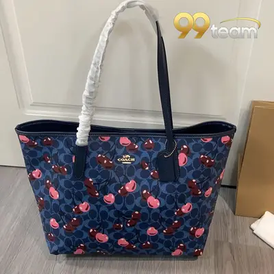 COACH | Item ID: 04963