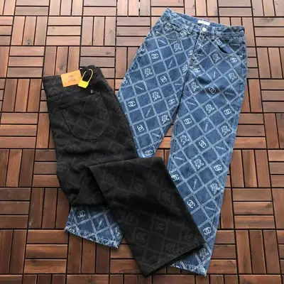 CHANEL Jeans