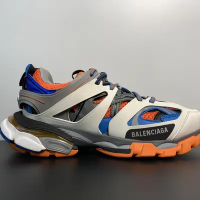 BALENCIAGA
