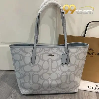 COACH | Item ID: 05105
