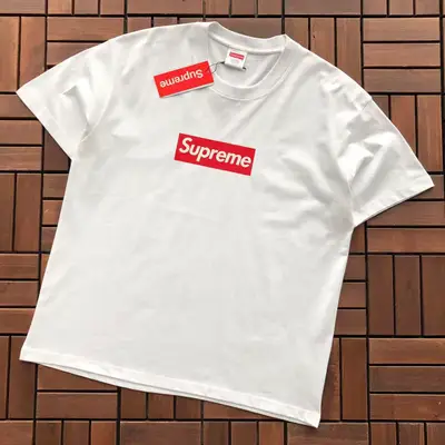 SUPREME T-Shirt