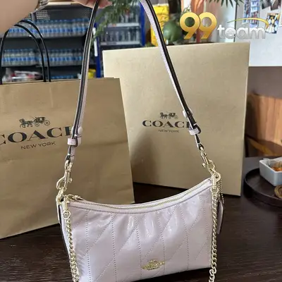 COACH | Item ID: 04502