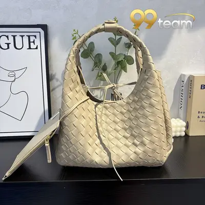 BOTTEGA VENETTA | Item ID: 20677