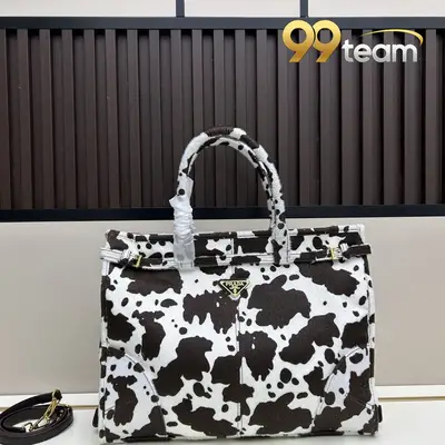 PRADA | Item ID: 09456
