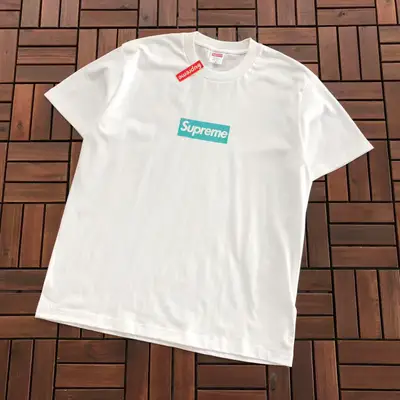 SUPREME T-Shirt