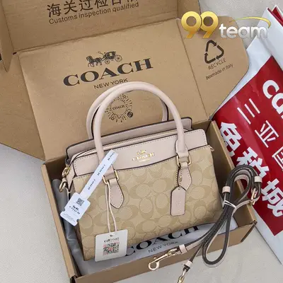 COACH | Item ID: 05209