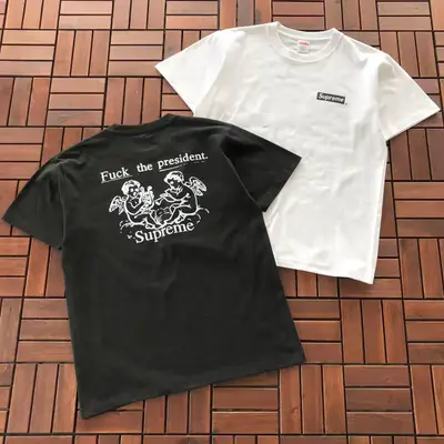 SUPREME T-Shirt