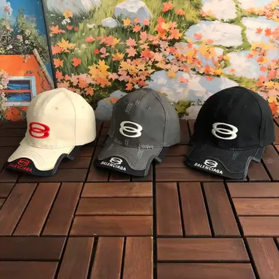 BALENCIAGA Cap