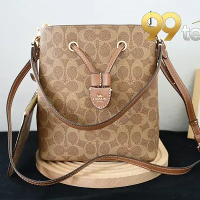 COACH | Item ID: 04731
