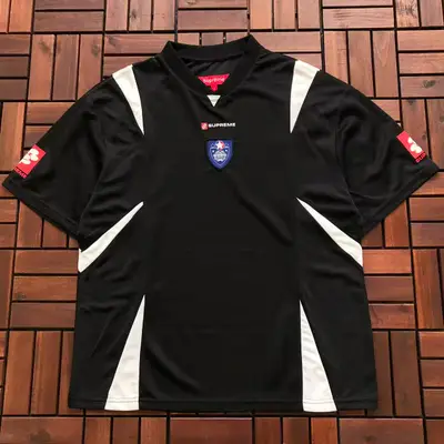 SUPREME T-Shirt