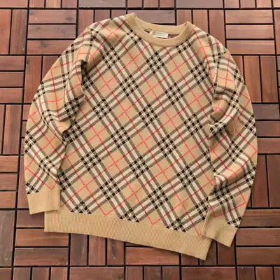 BURBERRY Sweater