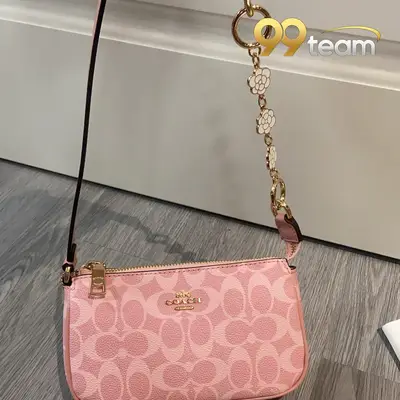 COACH | Item ID: 04984