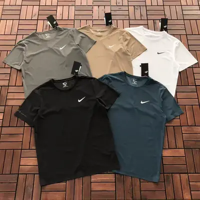 NIKE T-Shirt