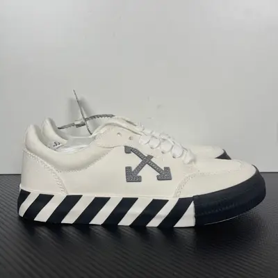 OFF-WHITE