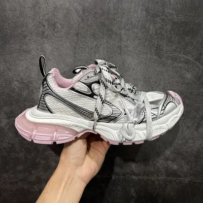 BALENCIAGA