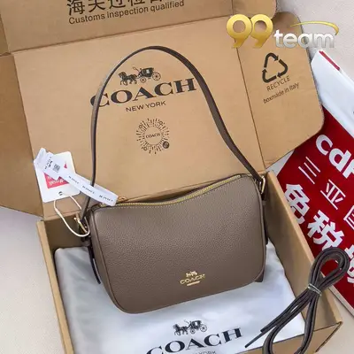 COACH | Item ID: 05190
