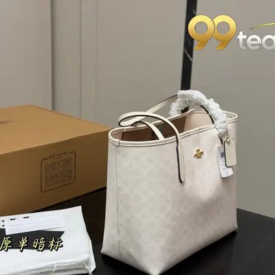 COACH | Item ID: 04476