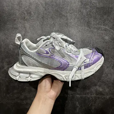 BALENCIAGA