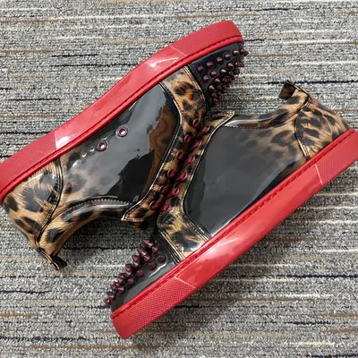 LOUBOUTINS