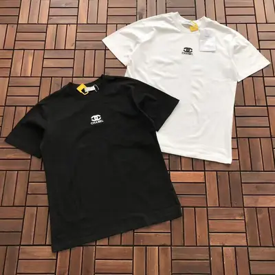 CHANEL T-Shirt