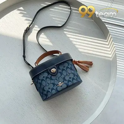 COACH | Item ID: 04895
