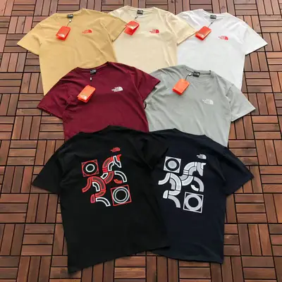 THE NORTH FACE T-Shirt