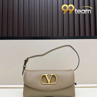 VALENTINO | Item ID: 18658