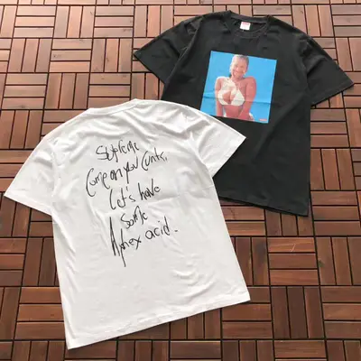 SUPREME T-Shirt