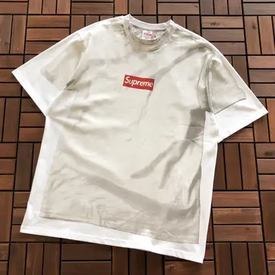 SUPREME T-Shirt