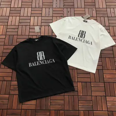 BALENCIAGA T-Shirt