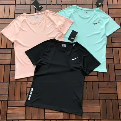 NIKE T-Shirt