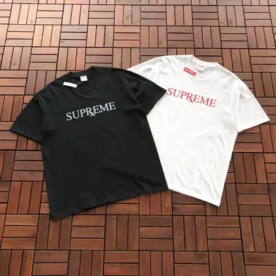 SUPREME T-Shirt